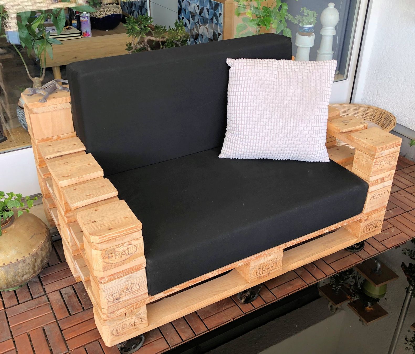 Sofas: Gartenlounge mit Tisch – Gebraucht aus Rüti ZH von Jasna89 3