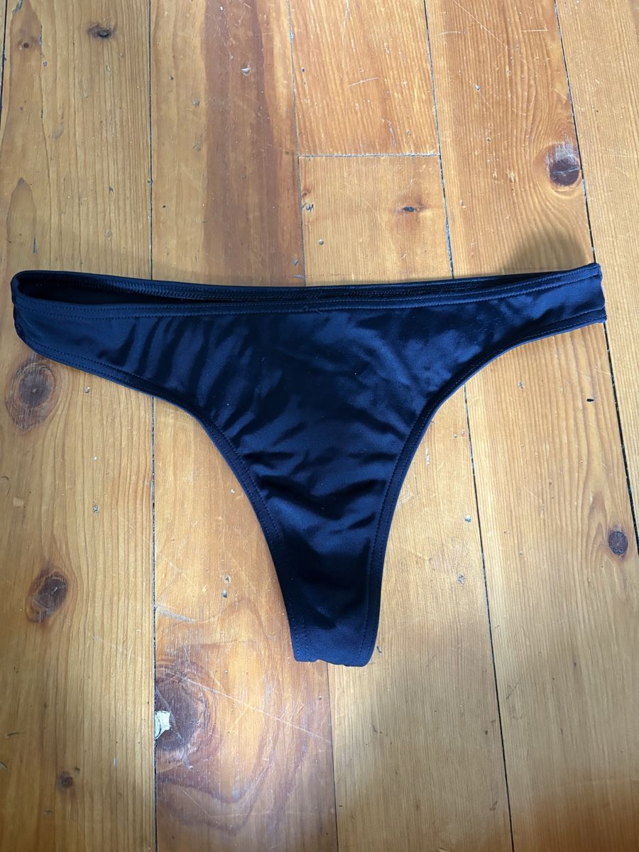 Badekleider & Bikinis: Bas de Bikini String Olaian – Gebraucht aus Sion von edelweissse