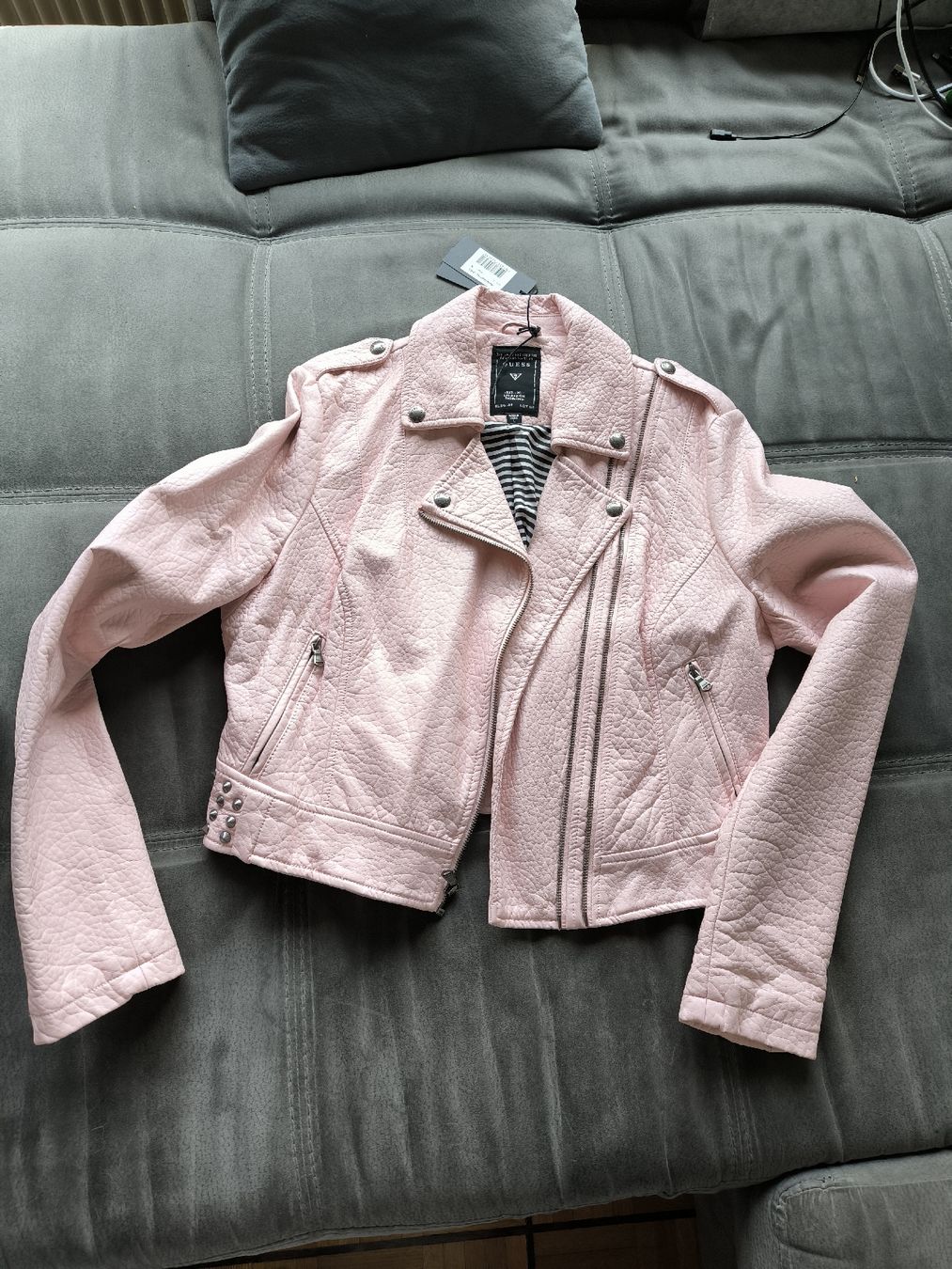 Guess Giacche: Guess Jacke Gr. L – Nuovo (secondo la descrizione) da Port venduto da Lararuth