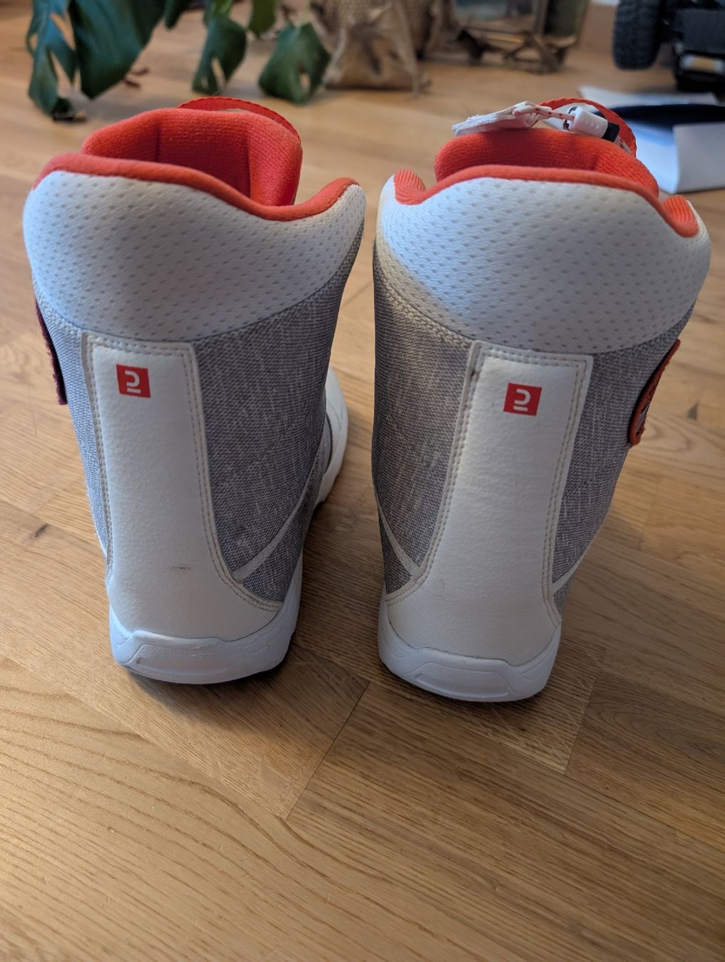 Scarpe per ragazzi: Snowboard Boots 32/33 – Usato da Bern venduto da soa_y6fn 5