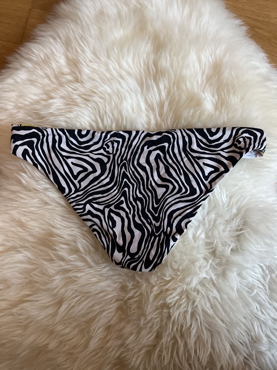 Calzedonia Costumi da bagno & Bikini: Calzedonia Bikini Hose Gr. S bunt gemustert – Usato da Aarburg venduto da Petite-closet-Loop 1