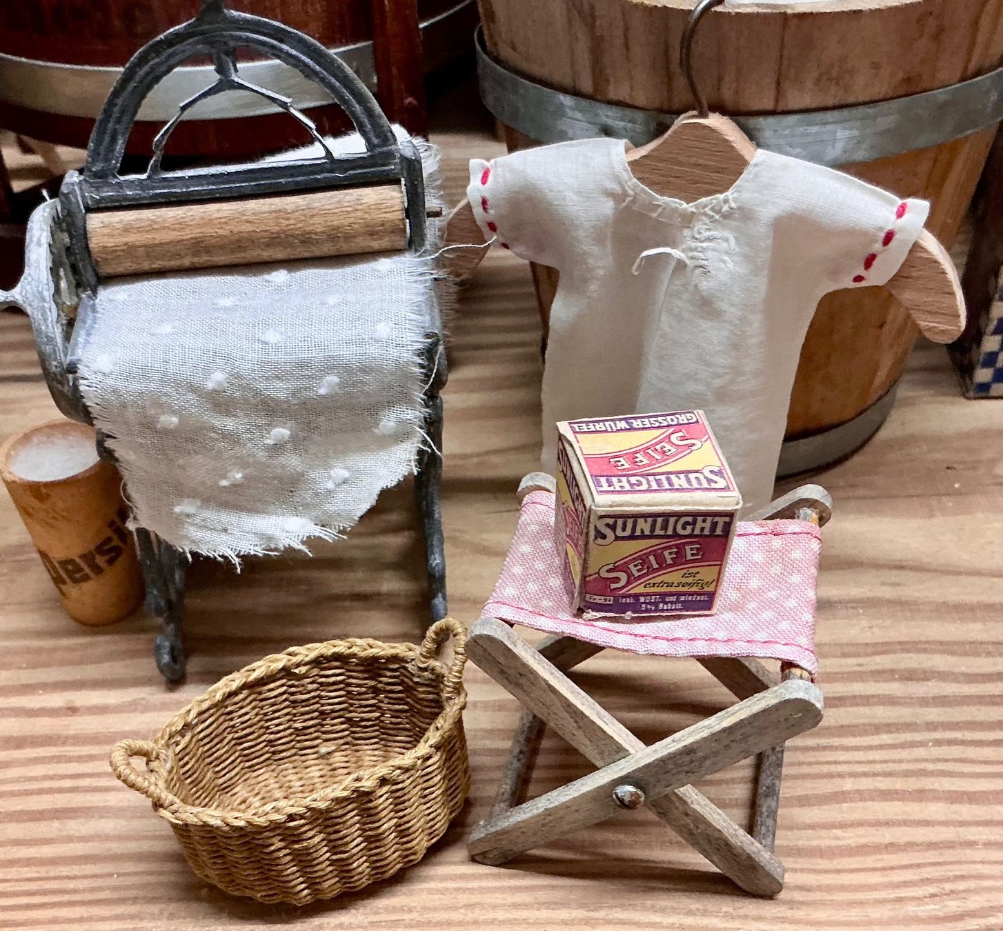 Case e mobili per bambole: WASCHTAG IN DER PUPPENSTUBE – Usato da Zell LU venduto da Silvermemory 5