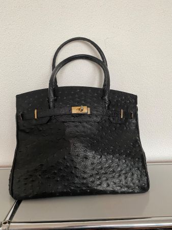 Elegante Damen Handtasche. Leder