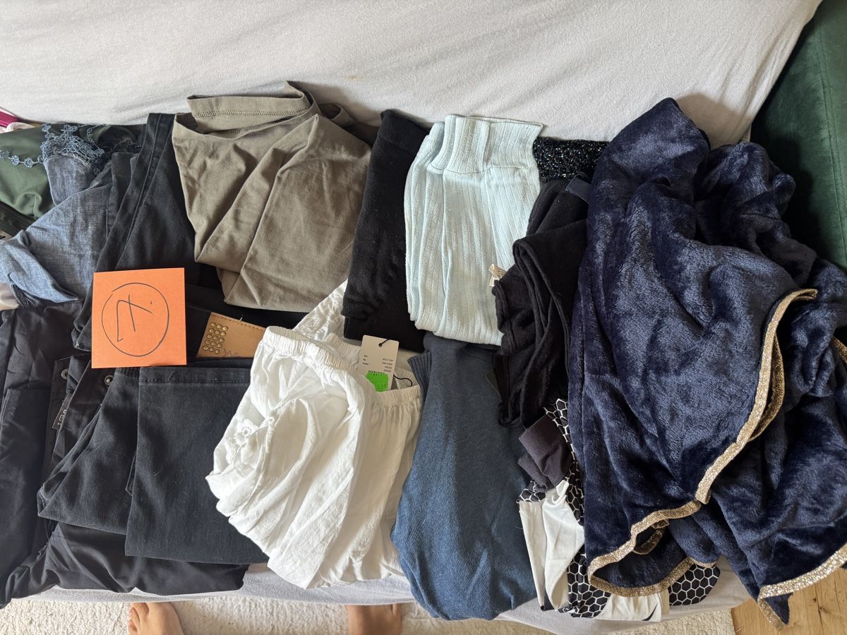 Lots de vêtements: Kleiderpaket 7 Grösse S – D'occasion à Endingen par Mira-Nur 2