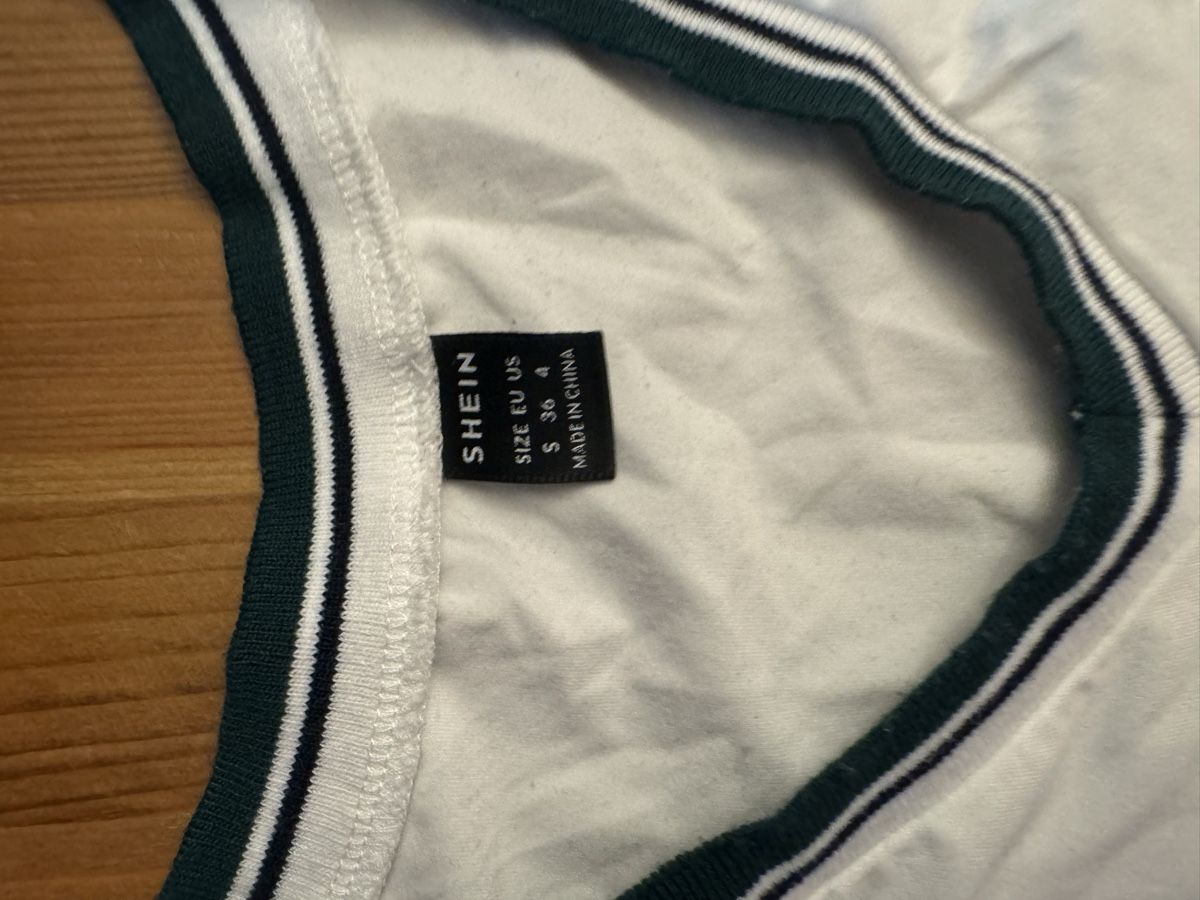 T-shirt: Shirt – Usato da Küssnacht am Rigi venduto da ciucchino 1