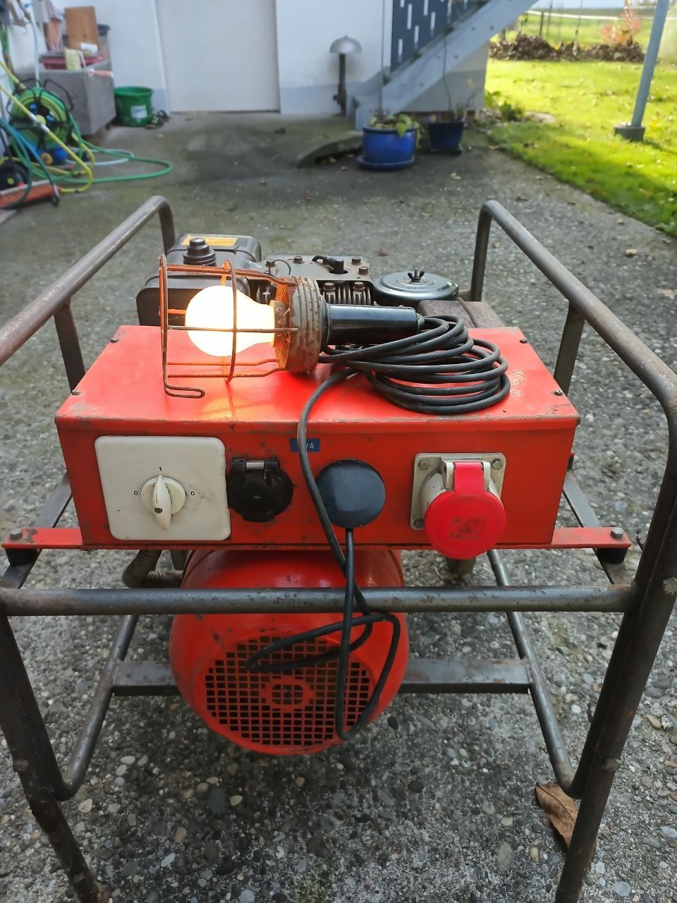 Generatori di corrente: Stromgenerator Benzin 5 kVA – Usato da Fulenbach venduto da Houzbeerli 1