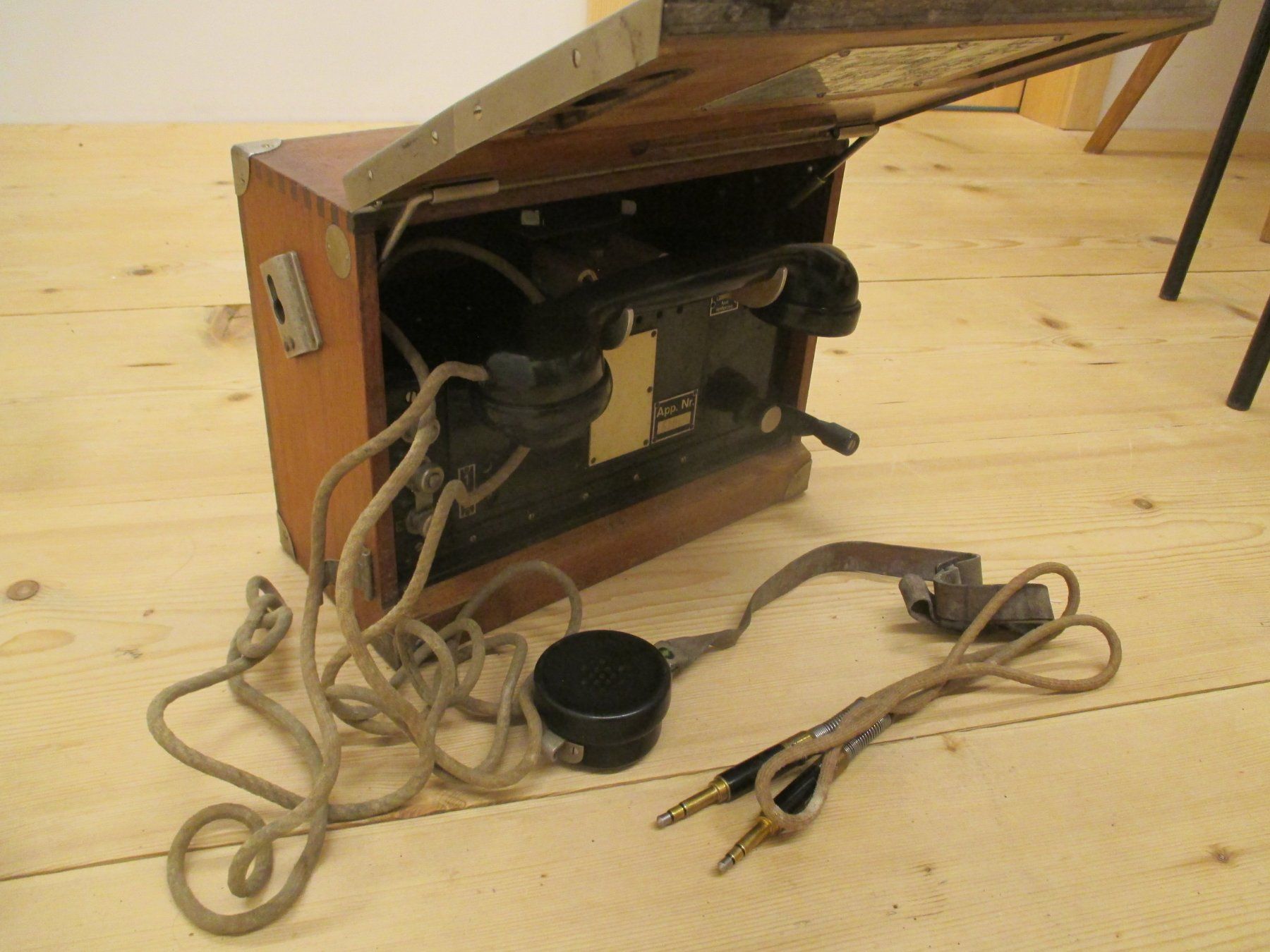 Telefone: Antikes Feldtelefon Kurbeltelefon – Defekt aus Alt St. Johann von philipp8179 2