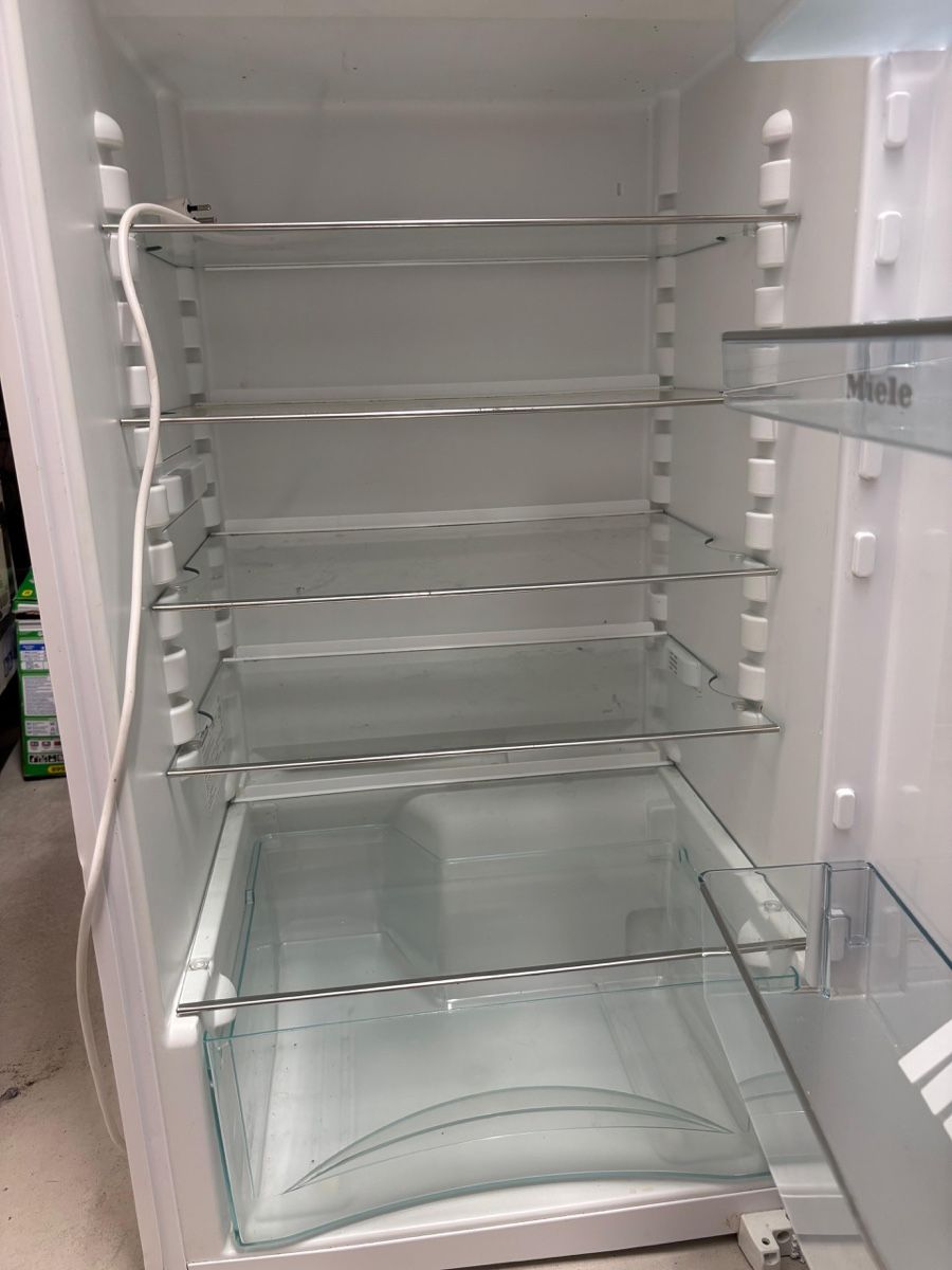 Réfrigérateurs: Miele Einbaukühlschrank – D'occasion à Zug par ugn_qbz5 2