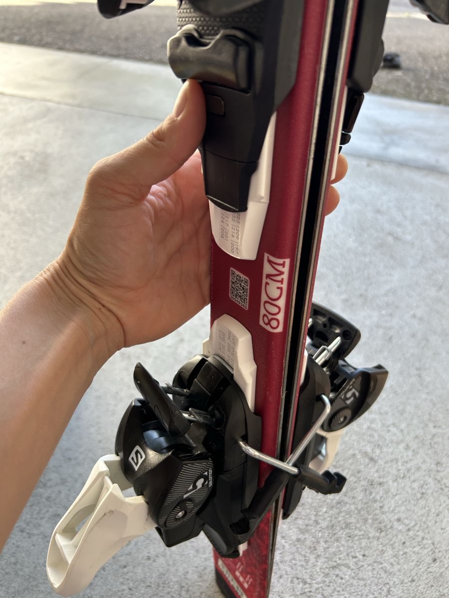 Salomon Skis: Kinder Salomon Ski mit Bindung  – D'occasion à Ermatingen par ann_y78b