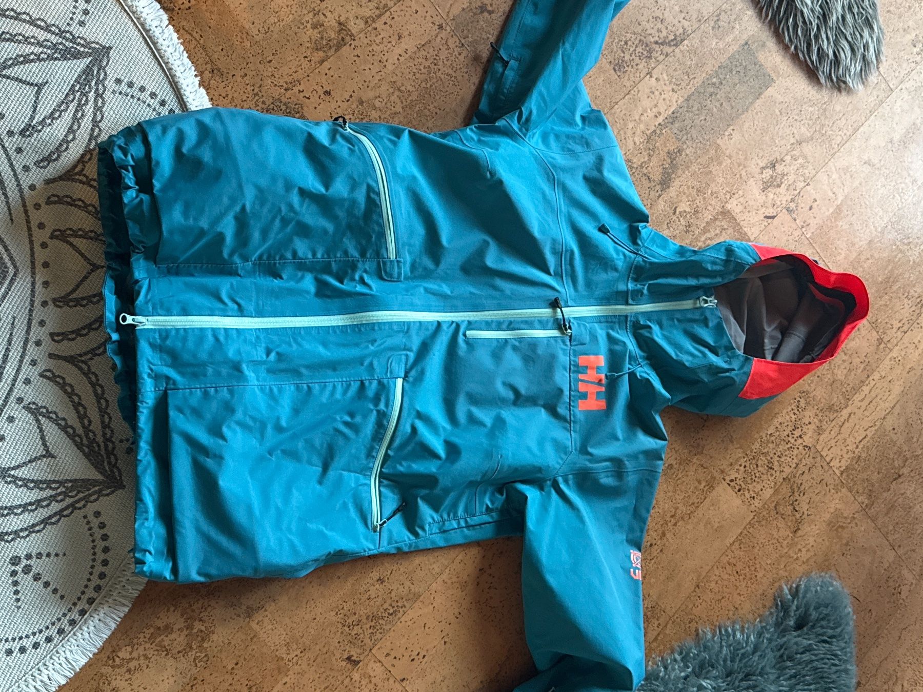 Giacche: Helly hansen – Usato da Oensingen venduto da Troedler81 4