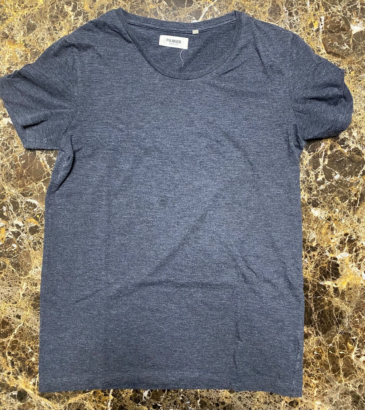 T-Shirts: Parker T-Shirt in Grau – Gebraucht aus Zürich von kavebe