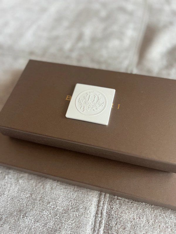 Hermès Parfum & Eau de Toilette: Carré poreux à parfumer Hermès "Jour d'Hermès" – Neu (gemäss Beschreibung) aus Lausanne von Stephaniesdressing 1