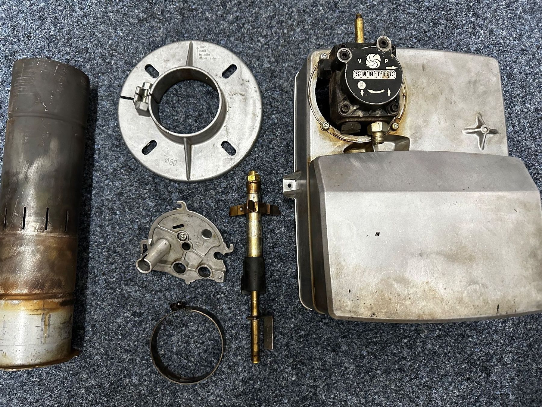 Heizgeräte: Heizung ELCO Low - Nox Material zu Blau Brenner. – Gebraucht aus Thun von Eugen 4
