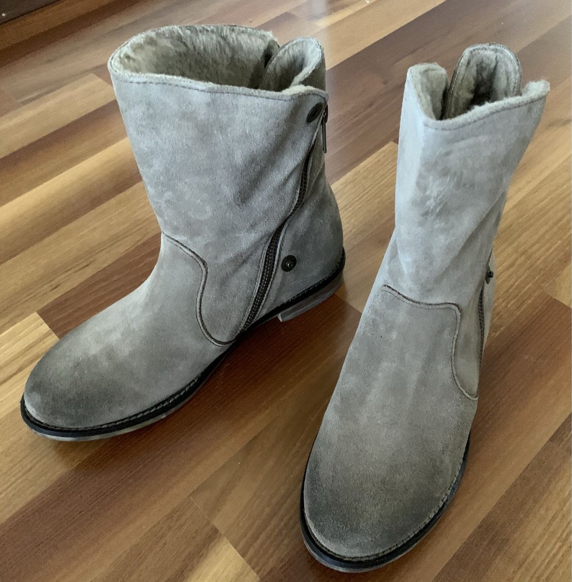 Scarpe da donna: Warm Winter Boots with Fur, Gr 38 – Usato da Lausanne venduto da milasha 1