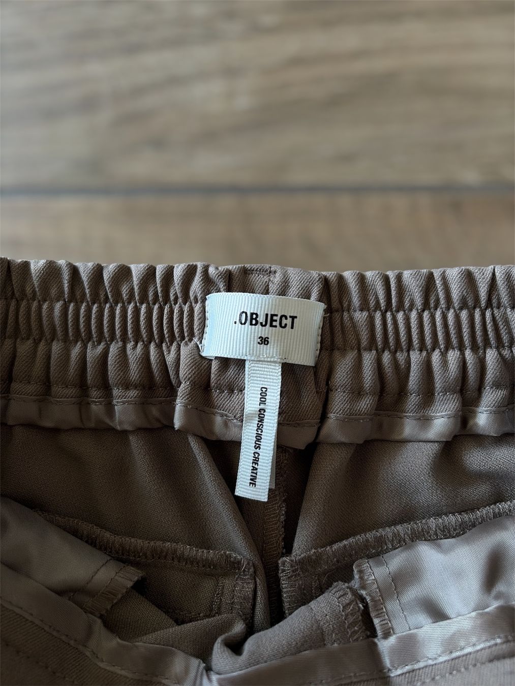Pantaloni: Object Stoffhose Damen beige Gr. 36 – Usato da Thundorf venduto da paglialongamaria 2