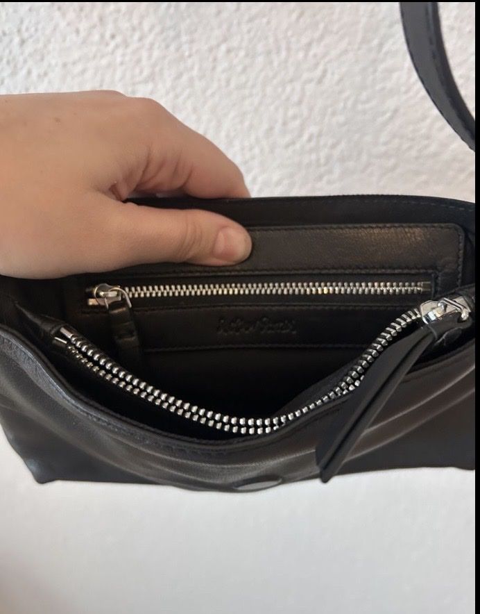 Borse da donna: Handtasche Echtleder schwarz Neuwertig – Nuovo (secondo la descrizione) da Herzogenbuchsee venduto da stellafarella 2