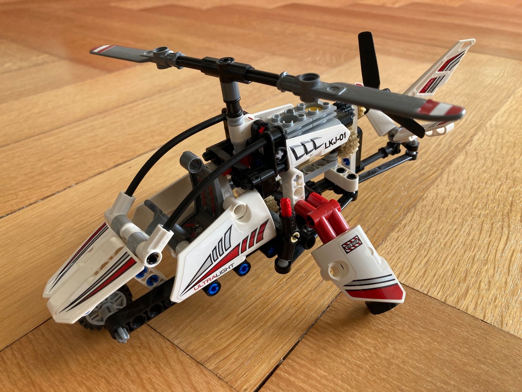 Lego Kit di costruzioni: Lego Technic Helikopter 42057 – Usato da Zürich venduto da alva12 1