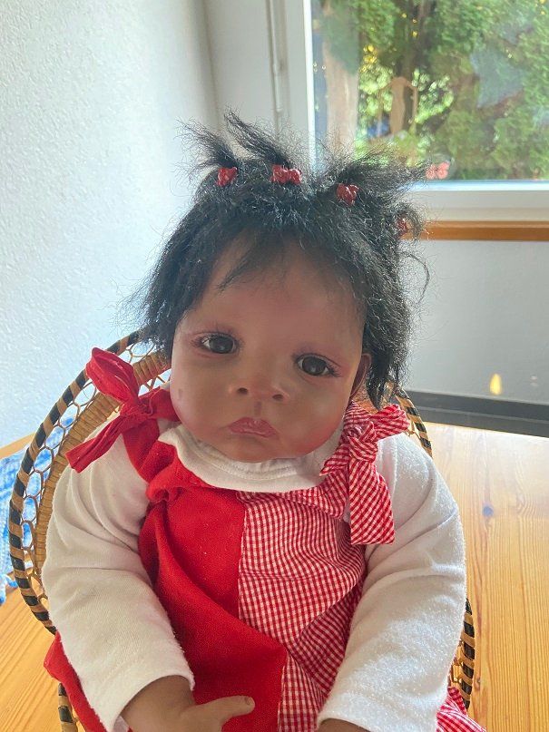 Reborn Bambole: Reborn Puppe inkl. Stuhl – Usato da Stüsslingen venduto da Fischermeitli 2