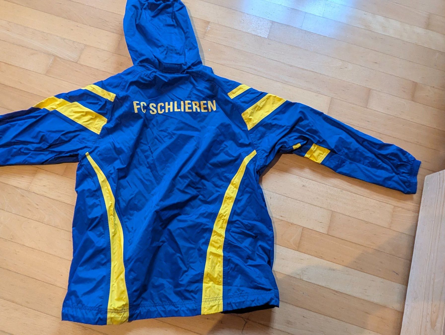 Erima Giacche: Regen-Trainingsjacke Grösse 3 Erima – Usato da Unterengstringen venduto da Olifant4 1