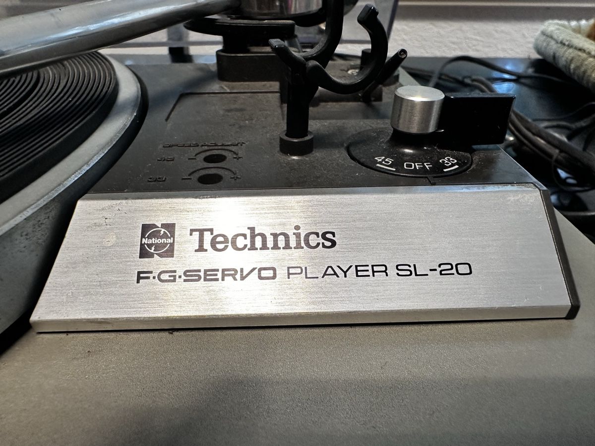 Technics Plattenspieler: Technics SL-20 – Gebraucht aus Biel/Bienne von yuliyabiel 1