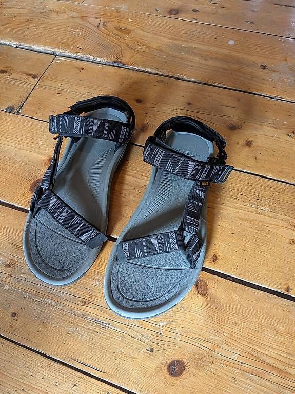 Teva Scarpe da uomo: Teva Trekking-Sandalen 44.5 – Usato da Basel venduto da Shikari 1