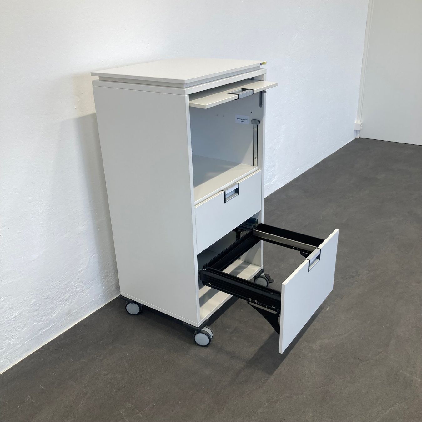 Armadi: Steelcase Moby Roll-Caddy - Weiss - mit Hängerahmen - mit – Usato da Schönenwerd venduto da mcofficeshop 3
