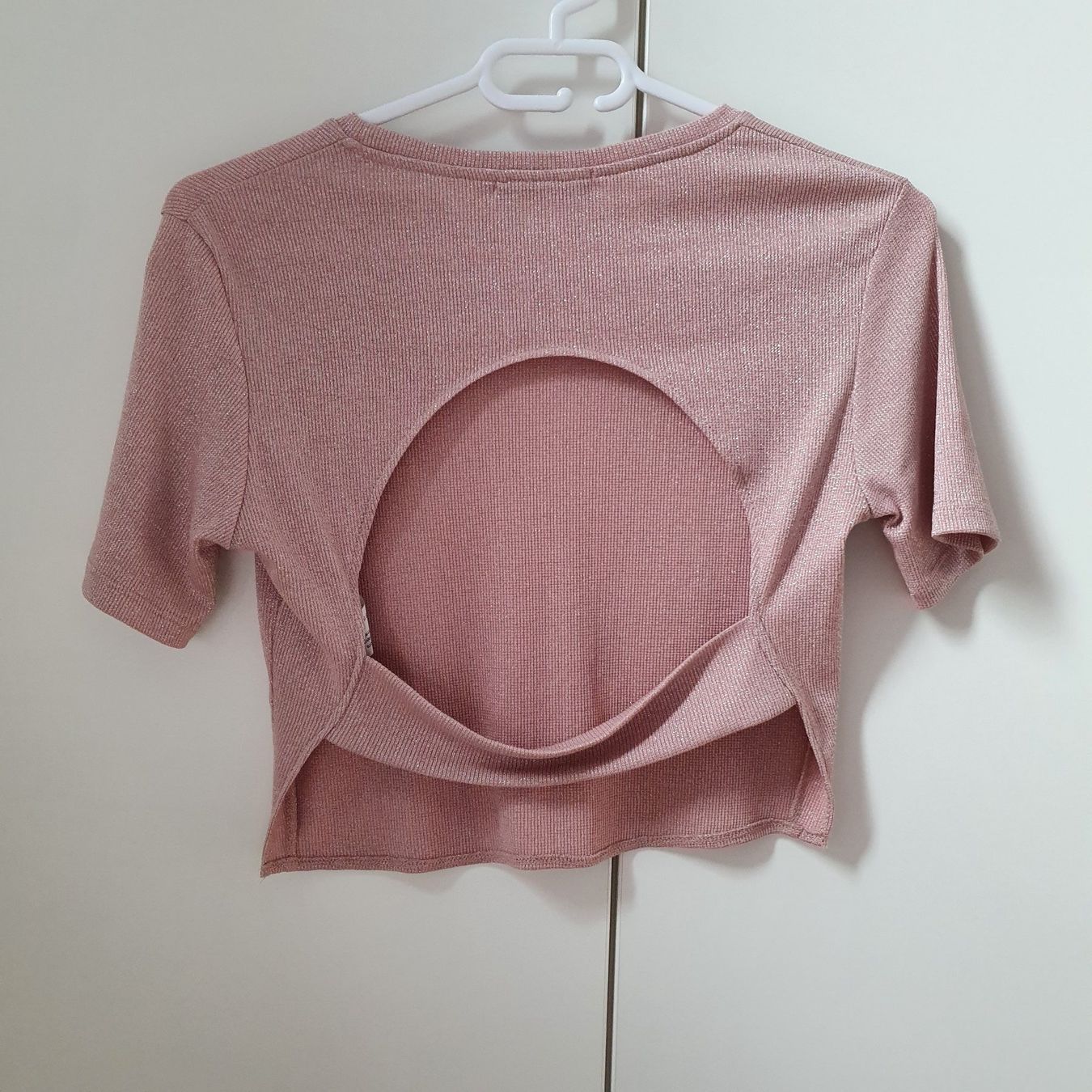 Bershka T-shirt: Rückenfreies Glitzer tshirt Gr.M – Nuovo (secondo la descrizione) da Muttenz venduto da bebbi523 1