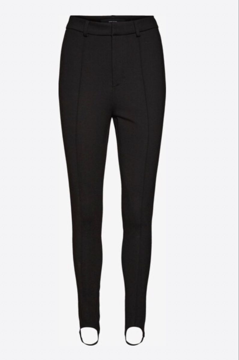 Vero Moda Pantaloni: Pantalon noir à étriers – Usato da Uetliberg venduto da adrenalhyn