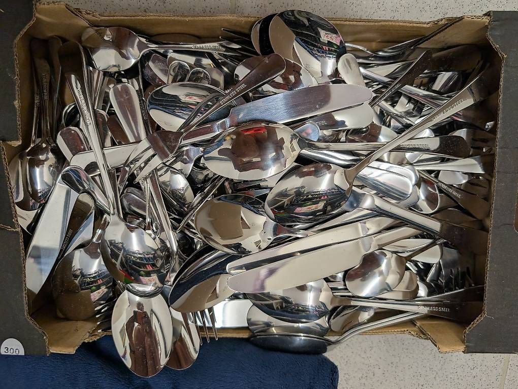 Set di piatti: Hochzeit/Party Geschirr - 30 stück – Usato da Maloja venduto da Jelle.jl 2
