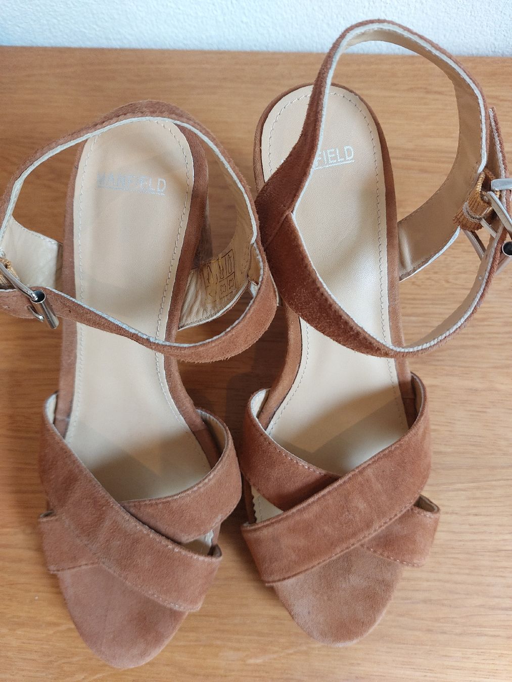 Scarpe da donna: Sandalen Gr. 38 – Usato da Hausen AG venduto da Emirfinn 4