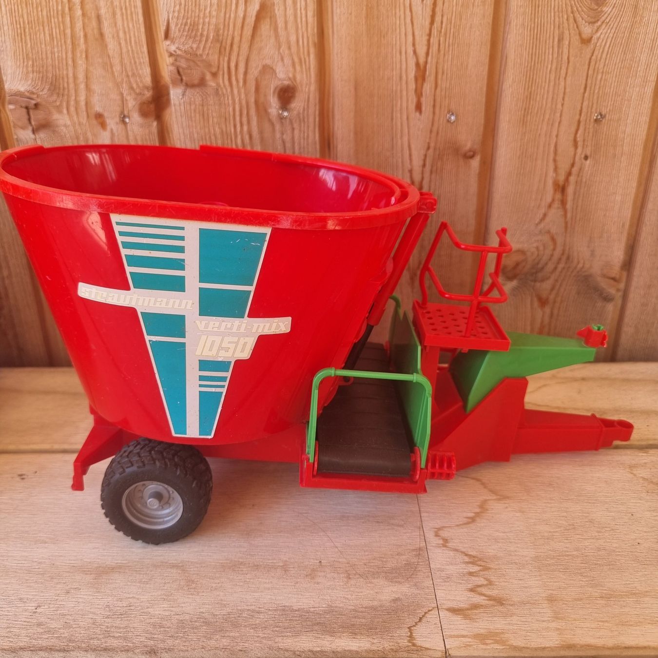 Bruder Spielzeuge: Futtermischwagen bruder, traktor anhänger – Gebraucht aus Gammen von home_brocki 1