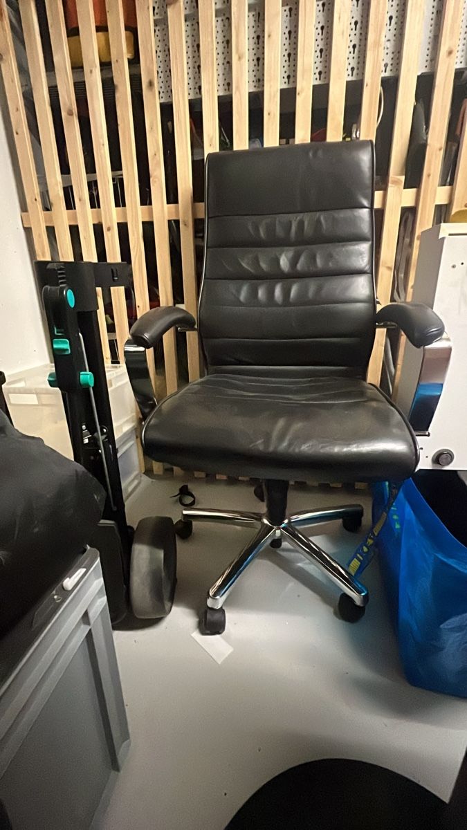 Chaises: Bürostuhl – D'occasion à ZÜRICH par anvilactual 1