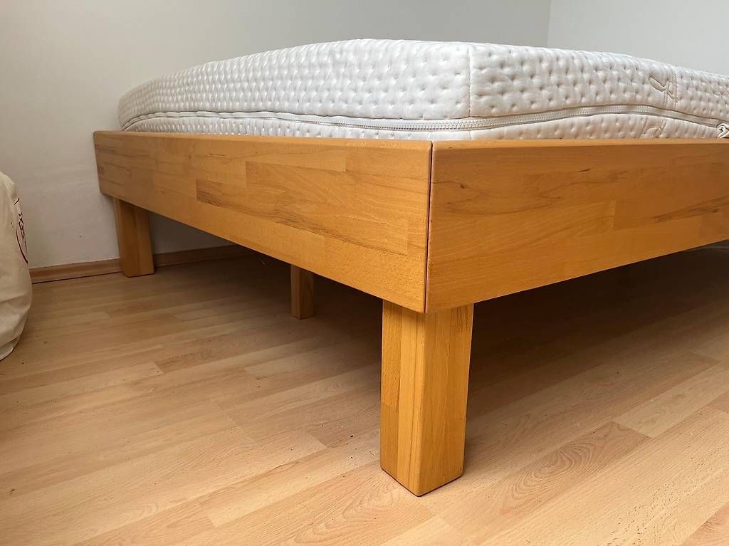 Lits: Bettgestell Buche massiv140x200cm  – D'occasion à Ursenbach par wue_79xl