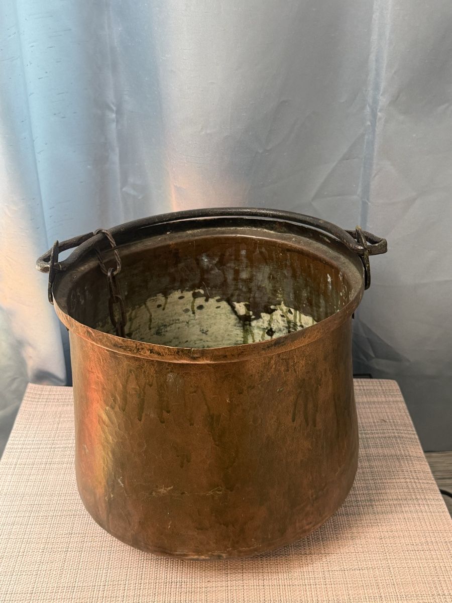 Altro per la casa: Alter Kupferkessel Eimer mit Eisenbügel ca. 25 cm – Usato da Grenchen venduto da swiss.antiques