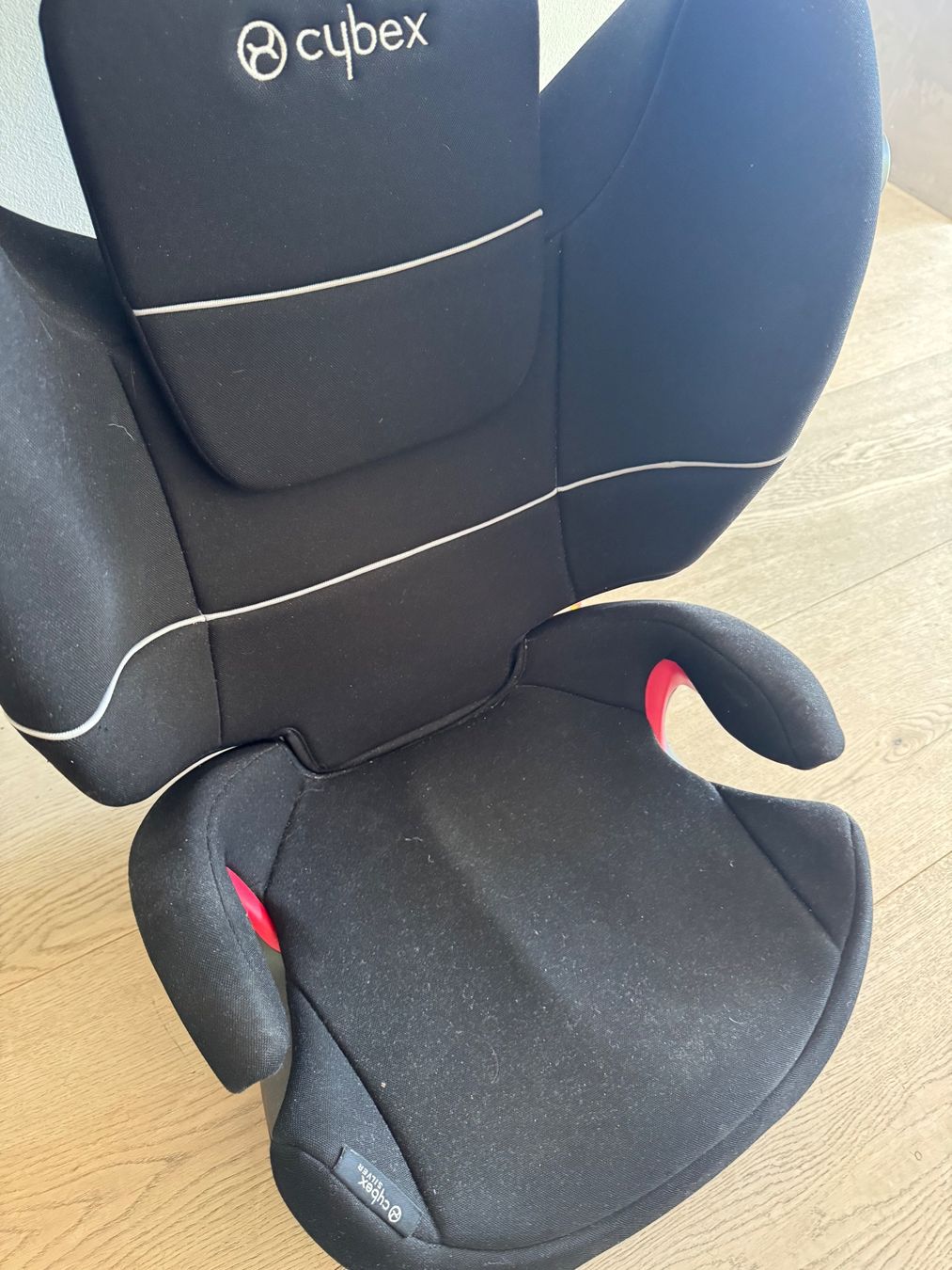 Cybex Seggiolini per auto: Kindersitz Cybex Silver schwarz Solution M-fix – Usato da Wangen ZH venduto da Sephora21 1