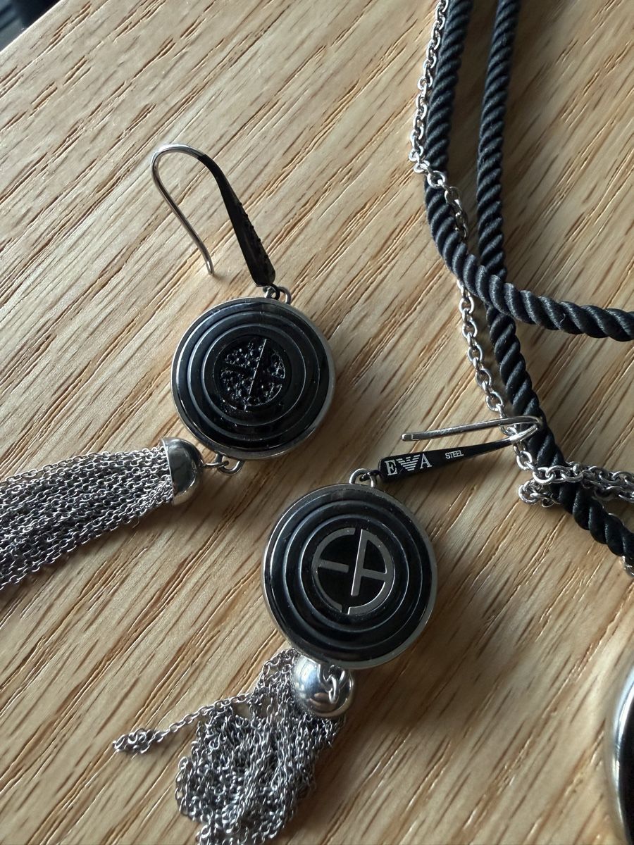 Armani Altri gioielli: Armani Necklace and earrings – Nuovo (secondo la descrizione) da Zürich venduto da pinish 3