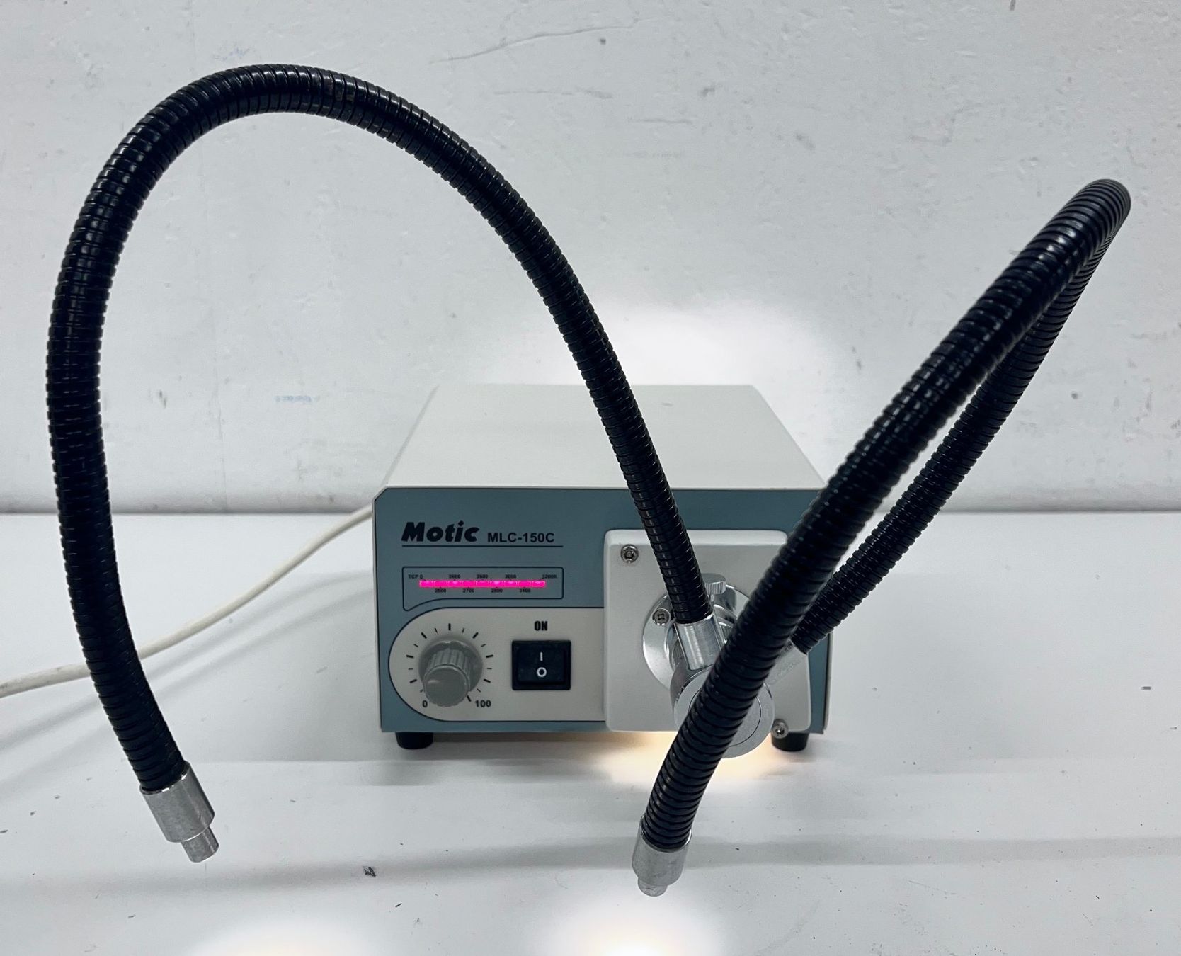 Accessori da laboratorio: Motic MLC-150C Fiber Optic Illuminator – Usato da Niederdorf venduto da LeptonAG_Labor 1
