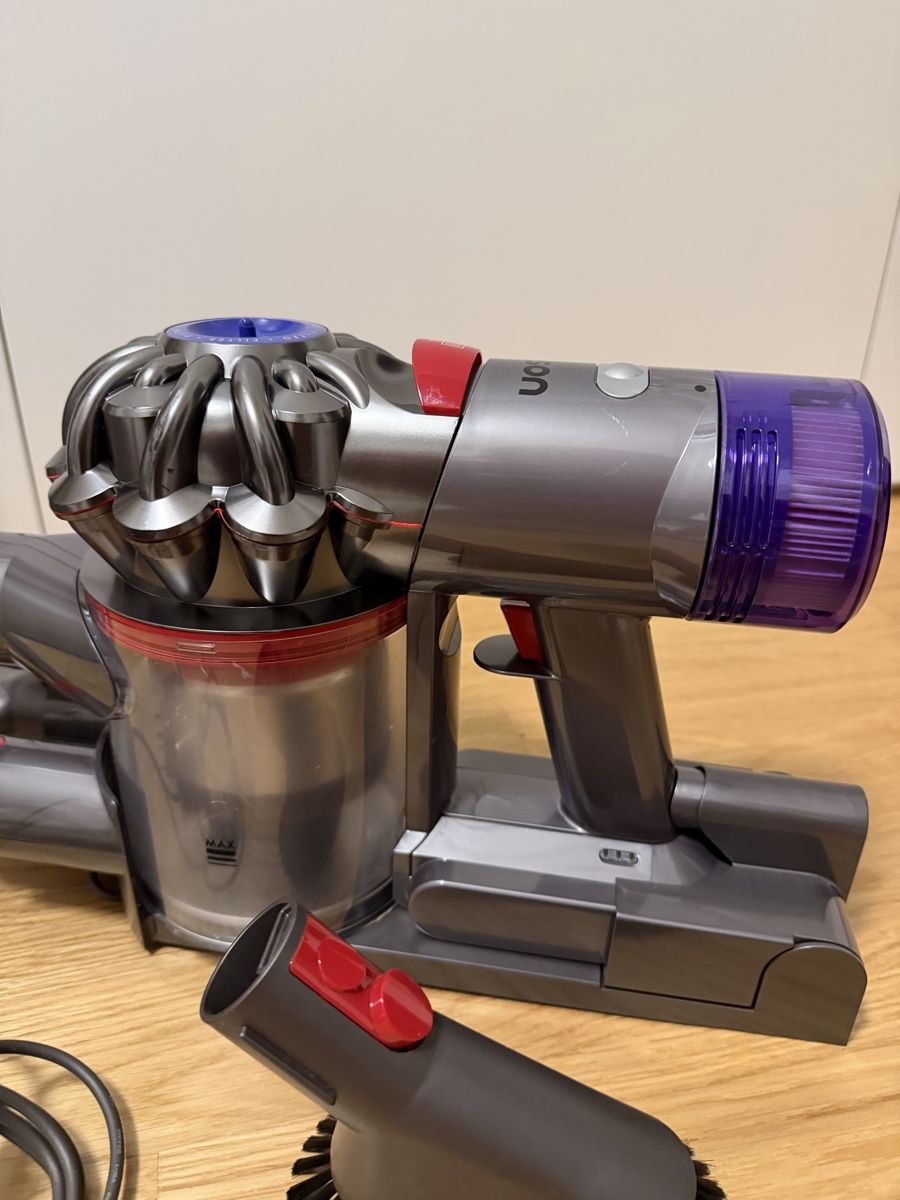 Dyson Aspirapolveri & Accessori: Dyson V8 absolute à partir 1CHF – Usato da Meyrin venduto da SA_3006 3