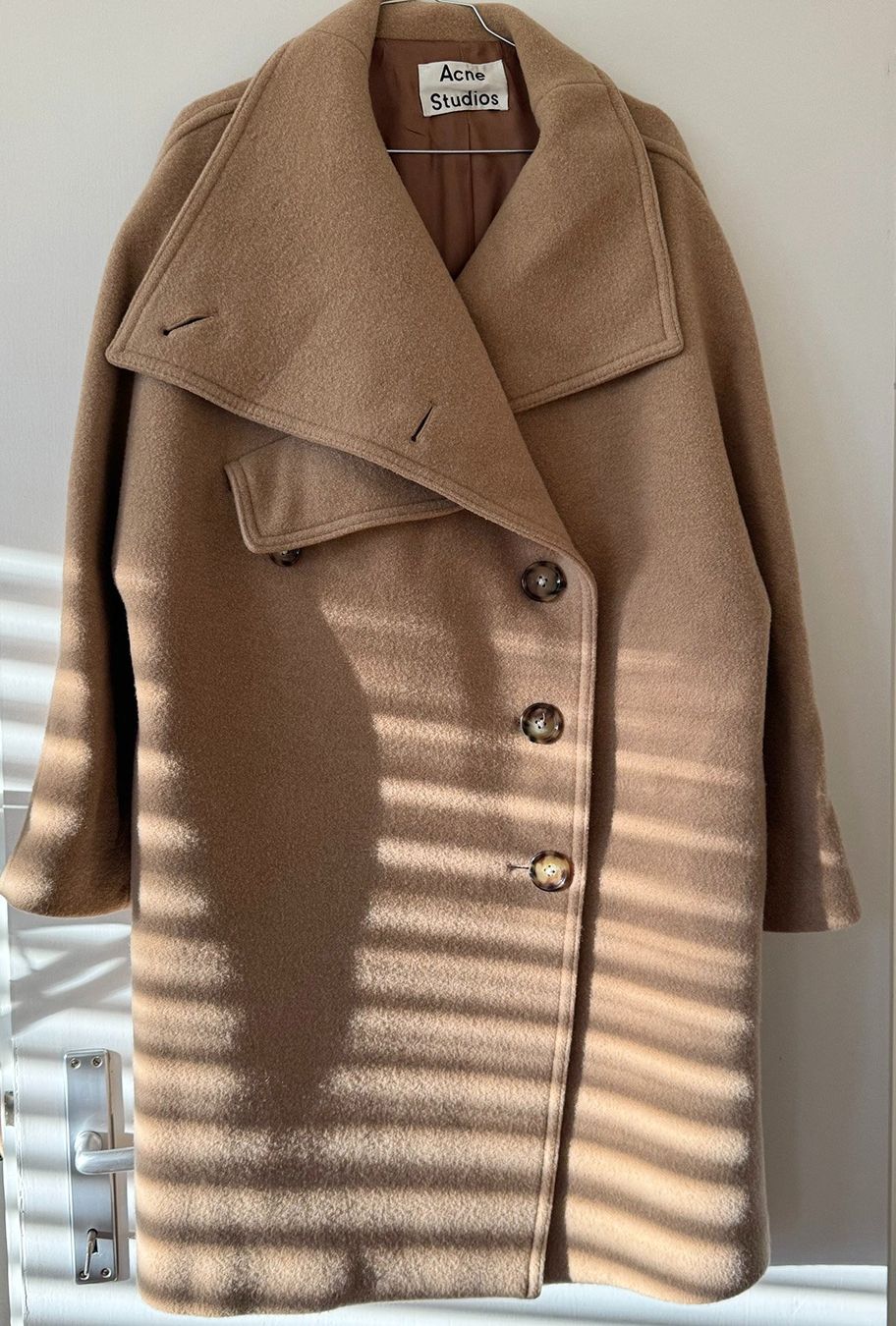 Acne Studios Manteaux: Superbe manteau ACNE STUDIO – D'occasion à Zürich par catherinegisele 1