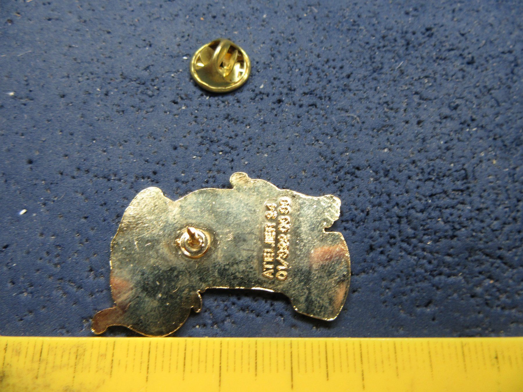Swiss Placchette & Badge: CIRCUS ELEFANT PIN GROSSS ENAMEL GOLDIG – Usato da Ettingen venduto da Hausi4711 1