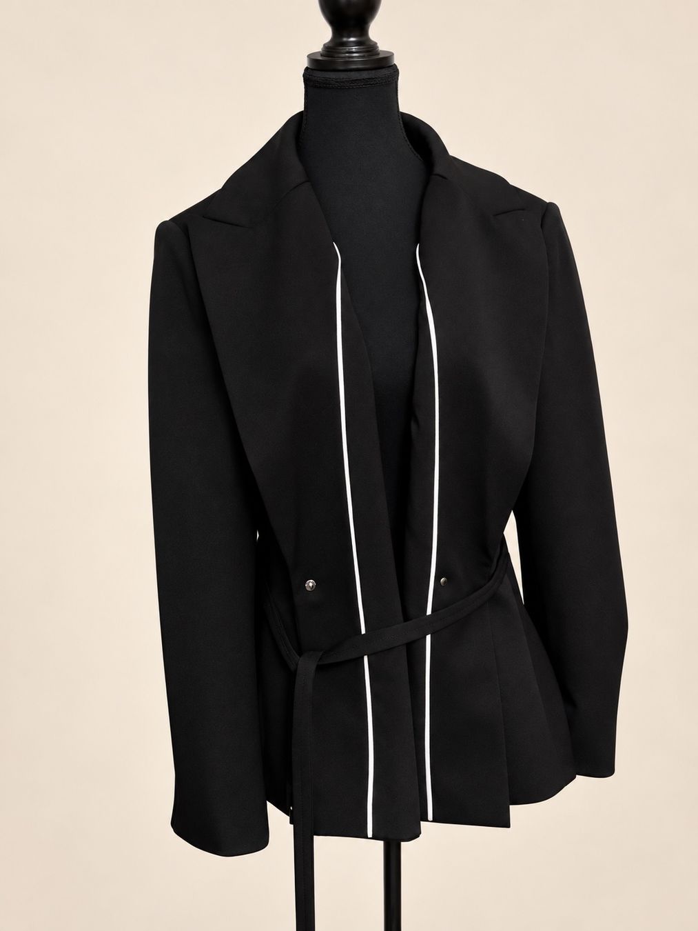 Marc Cain Giacche: Veste noir Marc Cain Collections – Nuovo (secondo la descrizione) da Neuchâtel venduto da ass_gdc7 7