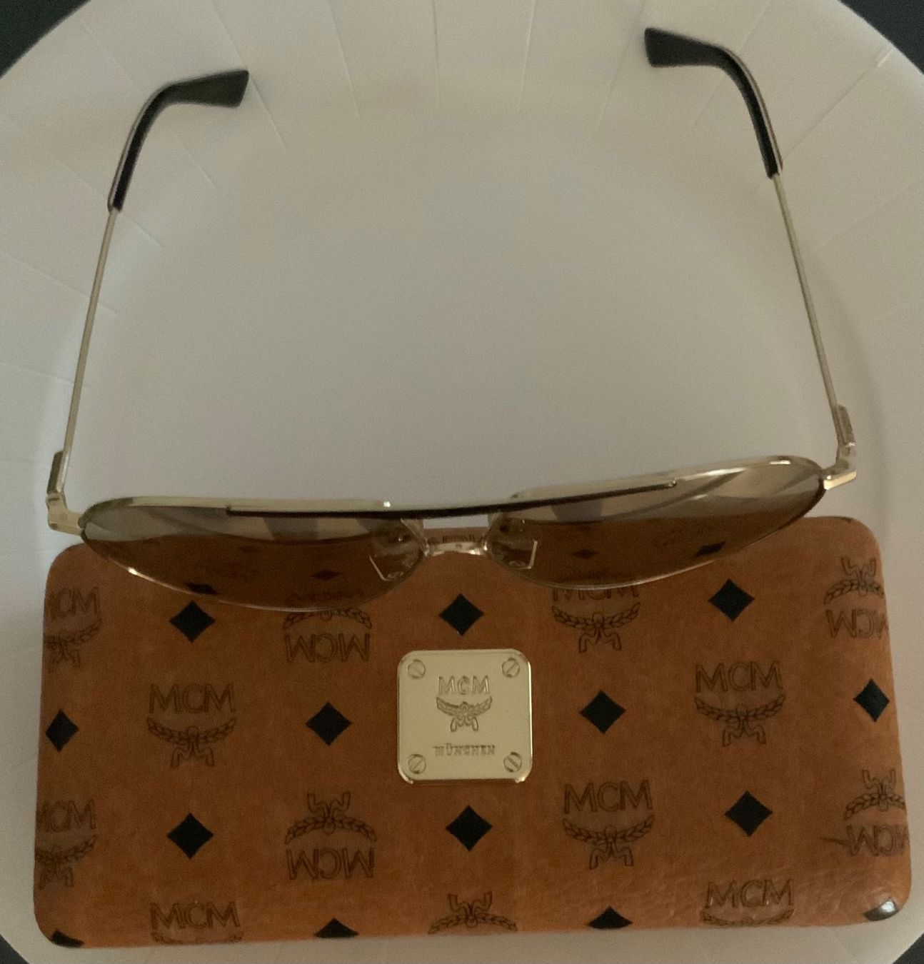Brillen & Gläser: MCM Sonnenbrille Pilotenform goldfarben mit Etui – Neu und originalverpackt aus Neuhausen am Rheinfall von messijas 1