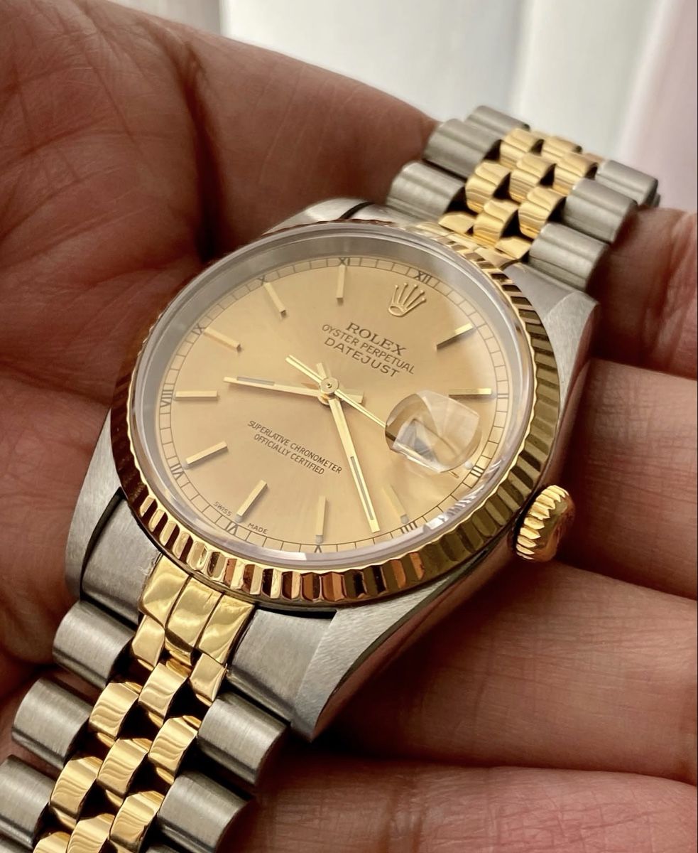 Rolex Montres: Rolex Datejust 16233 mint circa 2002 – D'occasion à Neuchatel par mar_9blm 2