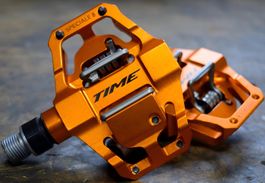 TIME Spéciale 8 Enduro Orange Neuves + Cales ATAC / NEUF !!!