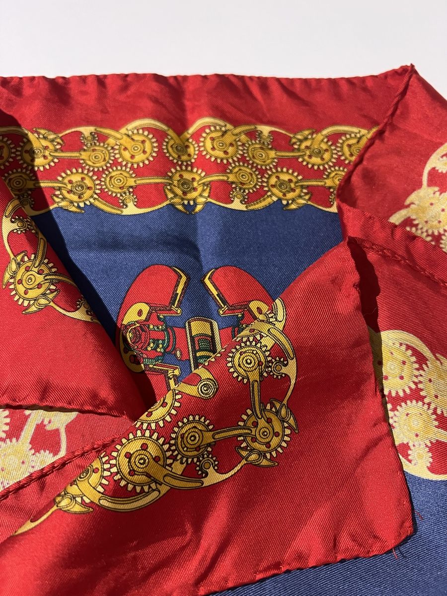Foulard & Sciarpe: Carré de soie 57x57cm – Usato da St-Pierre-Clages venduto da ste_xk6p 2
