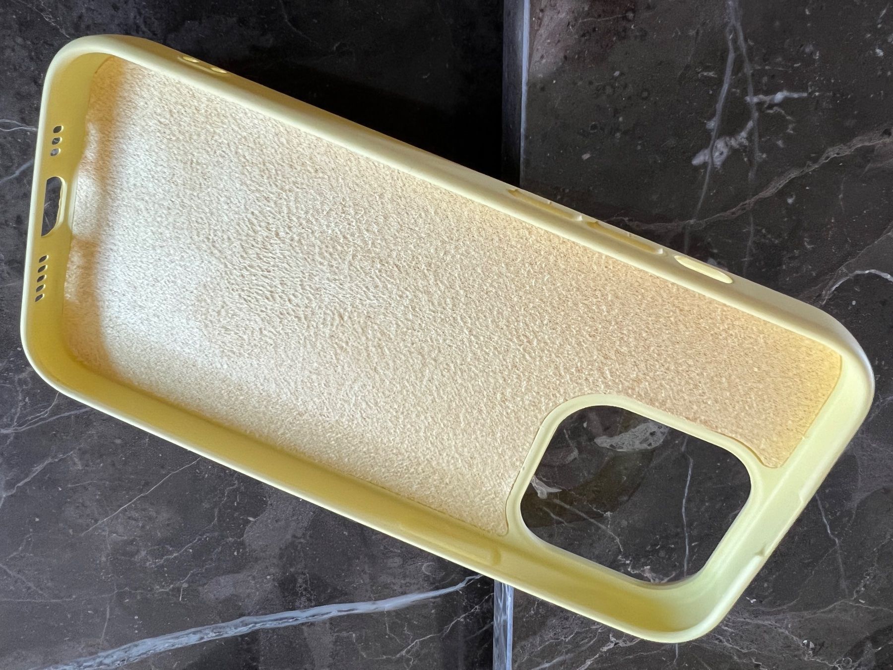 Apple Handys / Smartphones: Zitronengelbe IPhone 13 Pro Hülle – Neu (gemäss Beschreibung) aus Altendorf von wqv_97 5
