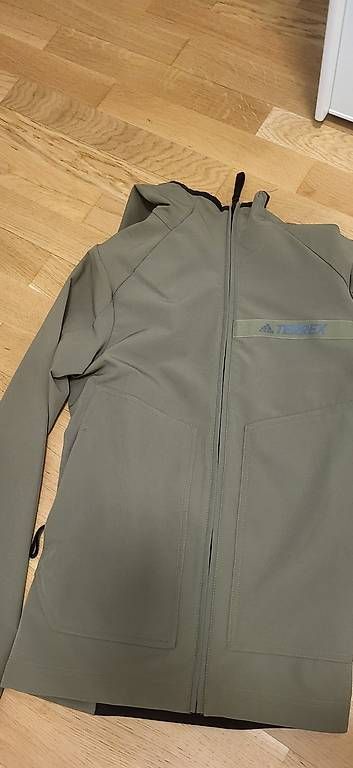 Jacken: Adidas Terrex bzw. Performance Jacke fein – Gebraucht aus Aarburg von vere86