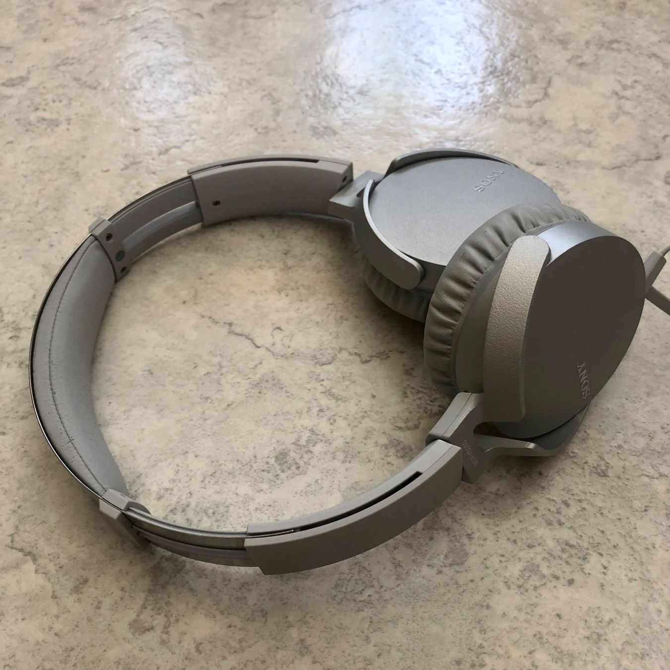 Sony Cuffie: Sony MDR-XB550AP Kopfhörer (Silber) – Usato da Küblis venduto da AlpinePro_GR 4