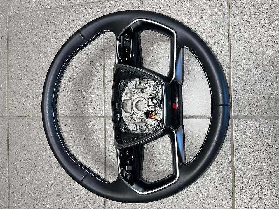 Tutti pezzi di ricambio auto: Lenkrad Audi Etron / Q8 – Usato da Faulensee venduto da Neubi71