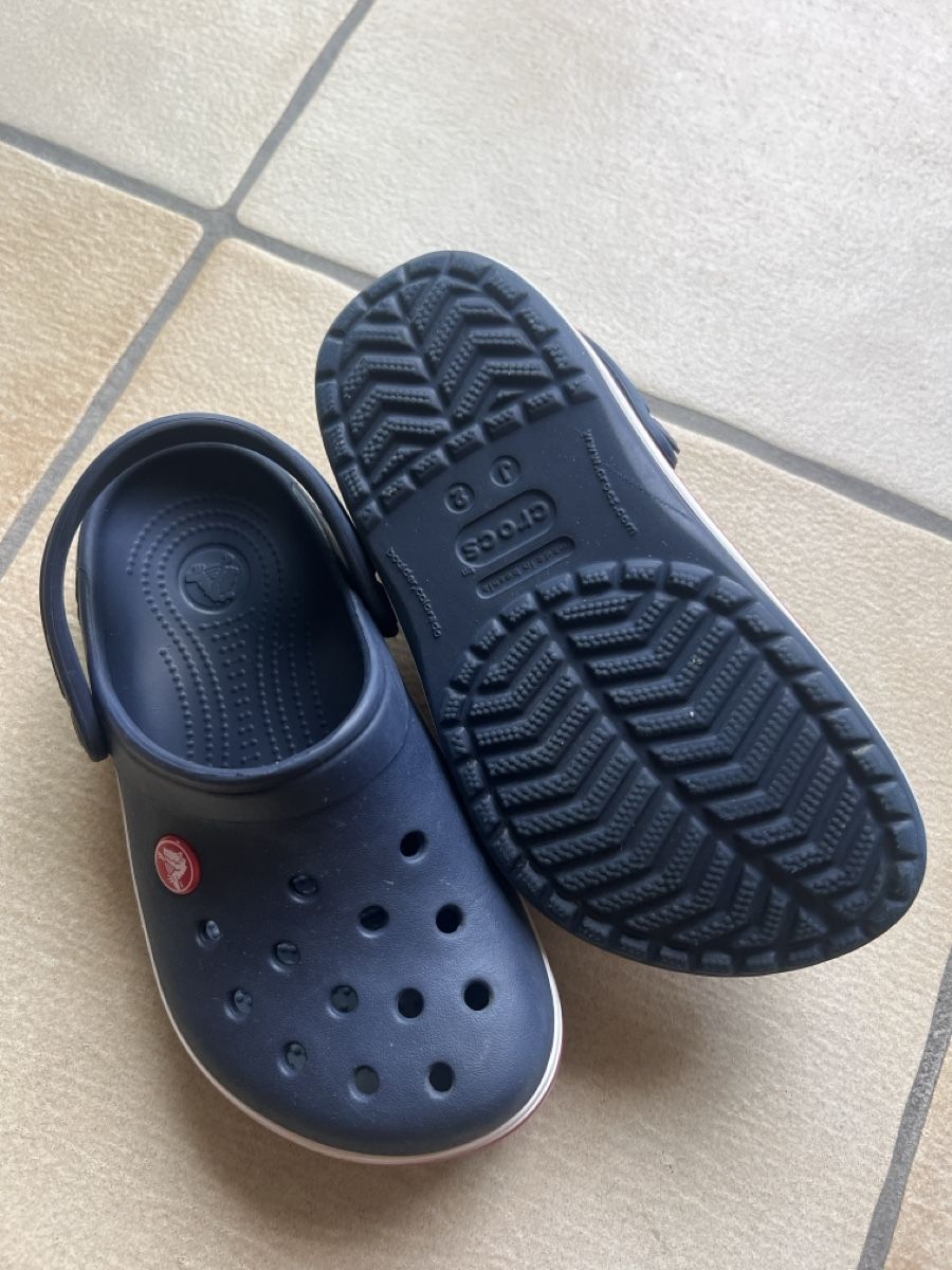 Crocs Scarpe per ragazzi: Crocs Clog K Navy Blue Size 33/34Good Condition – Nuovo (secondo la descrizione) da Bachenbülach venduto da Dana_Ondrasik 3